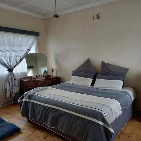 Oakfield Lounge Hotell Benoni Exteriör bild