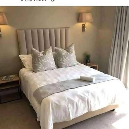 Oakfield Lounge Hotell Benoni Exteriör bild