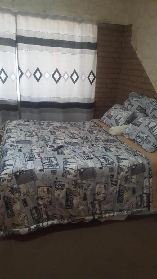 Oakfield Lounge Hotell Benoni Exteriör bild